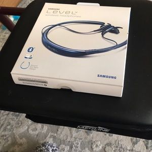 Samsung Wireless Headphones NWT (2)